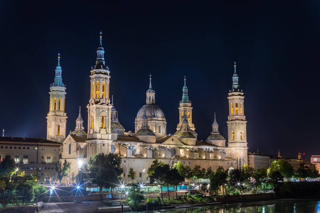 Scopri la Basilica di Zaragoza: Un gioiello dell'Aragona — Ivars d'Urgell