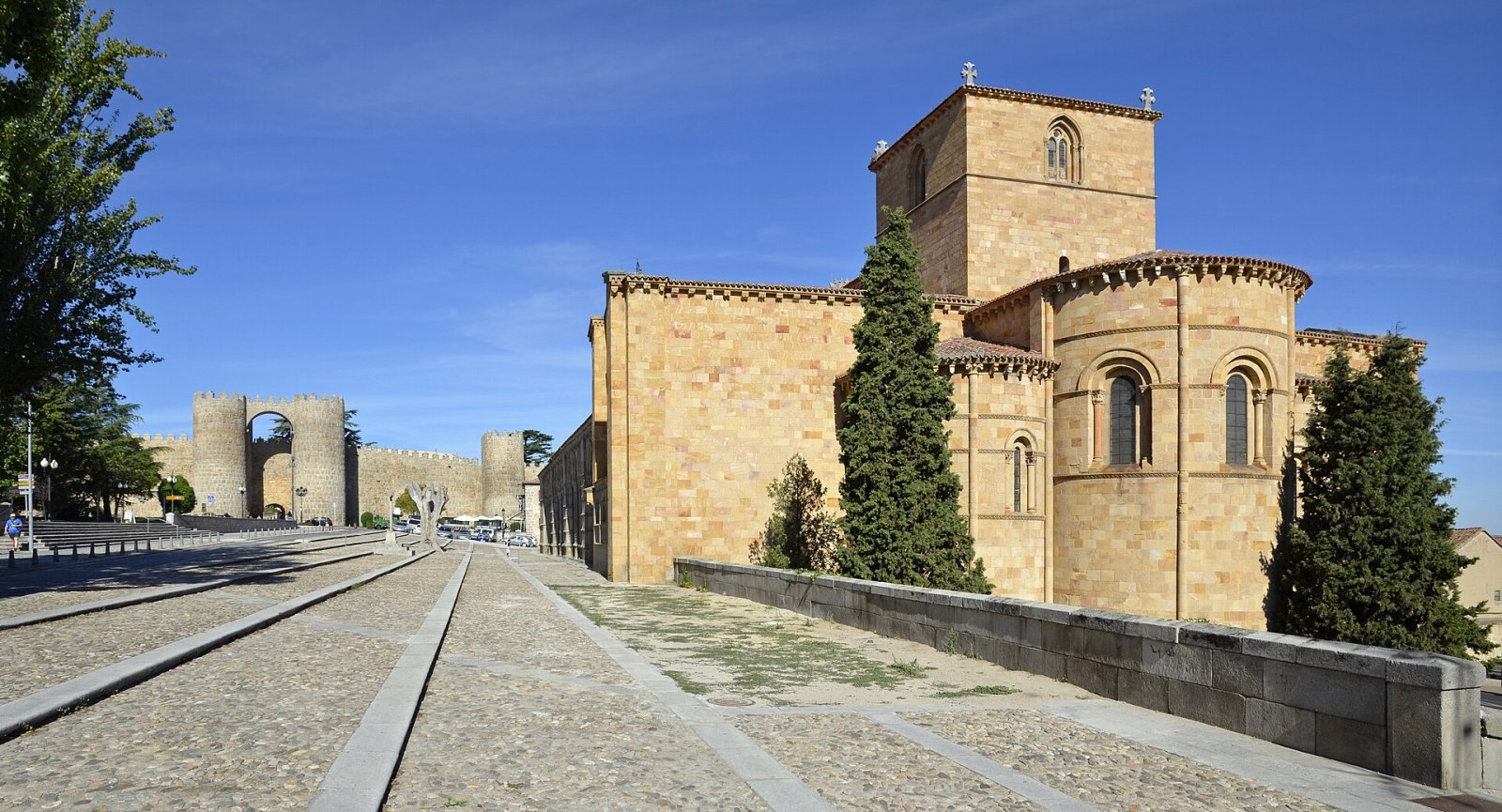 Entdecken Sie die Stadtmauern von Ávila: Eine Reise in die Geschichte | Secret World Trip Planner