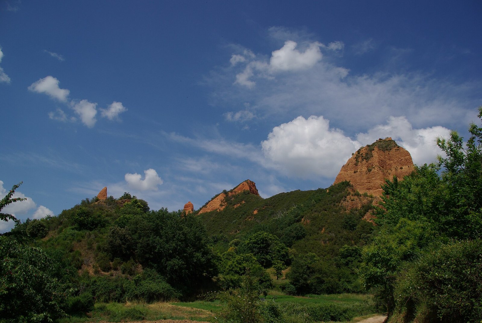 Découvrez Las Médulas : un trésor historique en Castille et León | Secret World Trip Planner