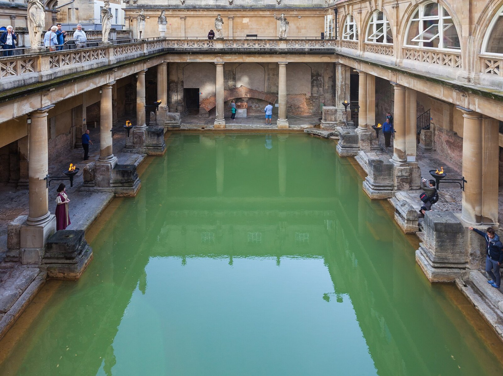 Entdecken Sie die Römischen Bäder von Bath: Geschichte und Schönheit | Secret World Trip Planner