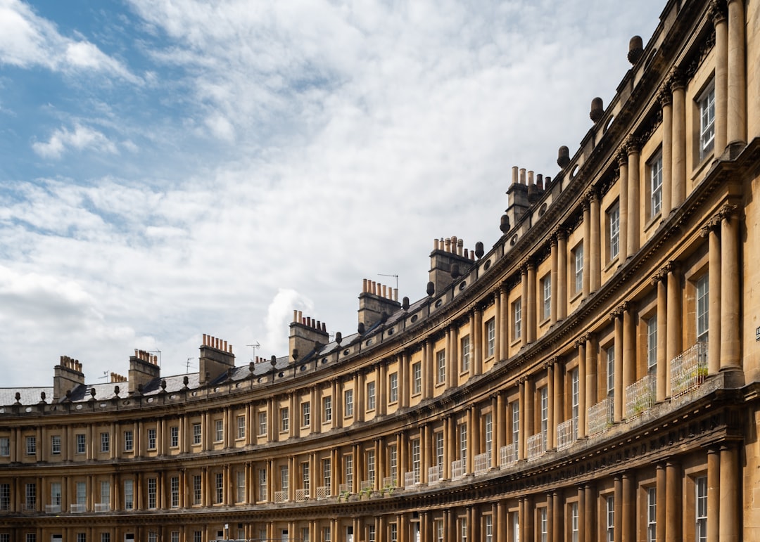 Discover the Bath Royal Crescent: a cultural gem in England | Secret World Trip Planner