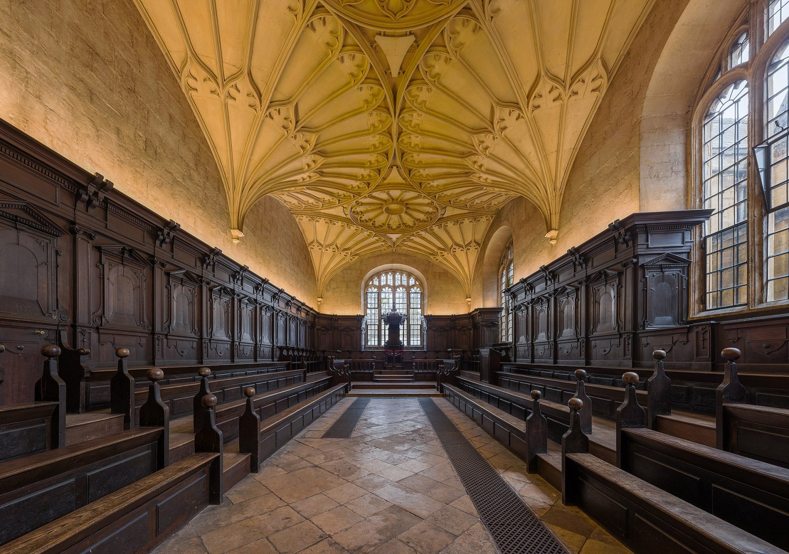 Découvrez la Bodleian Library d'Oxford : un trésor culturel - Q733+QQ Clacton-on-Sea | Secret World Trip Planner