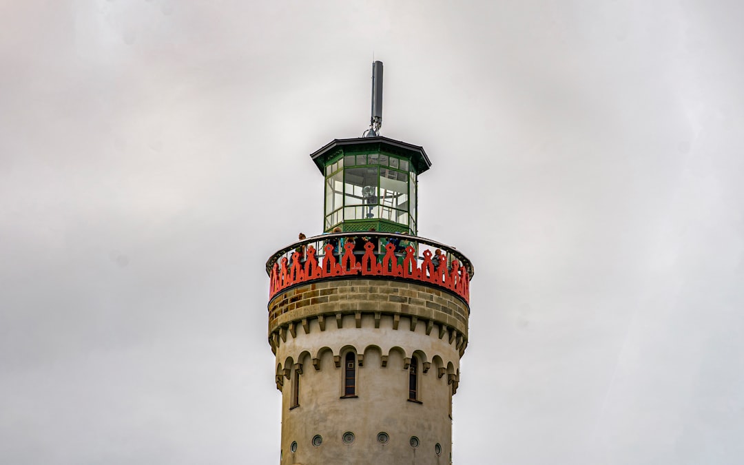 Découvrez le Neuer Leuchtturm de Lindau : phare du lac de Constance - Hafenpl. | Secret World Trip Planner