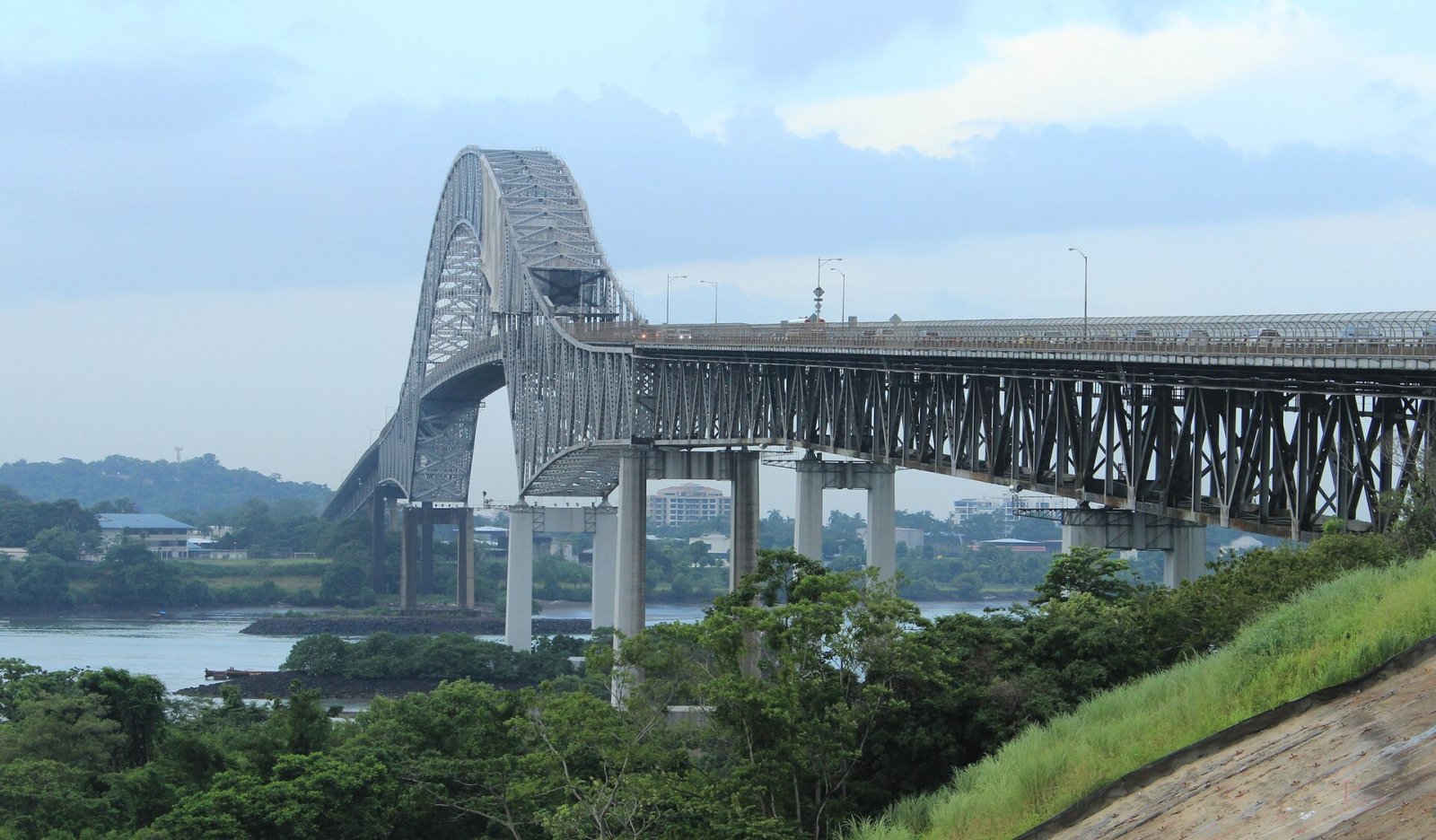 Entdecken Sie die Brücke der Amerikas: ein Wahrzeichen Panamas - Panama City | Secret World Trip Planner