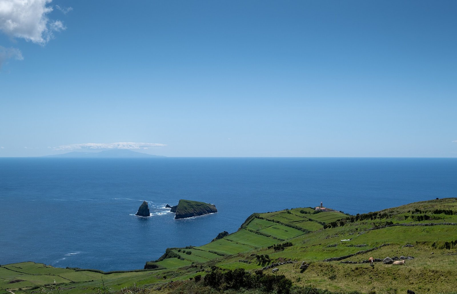 Discover the Farol do Carapacho: a Gem of the Azores — Carapacho