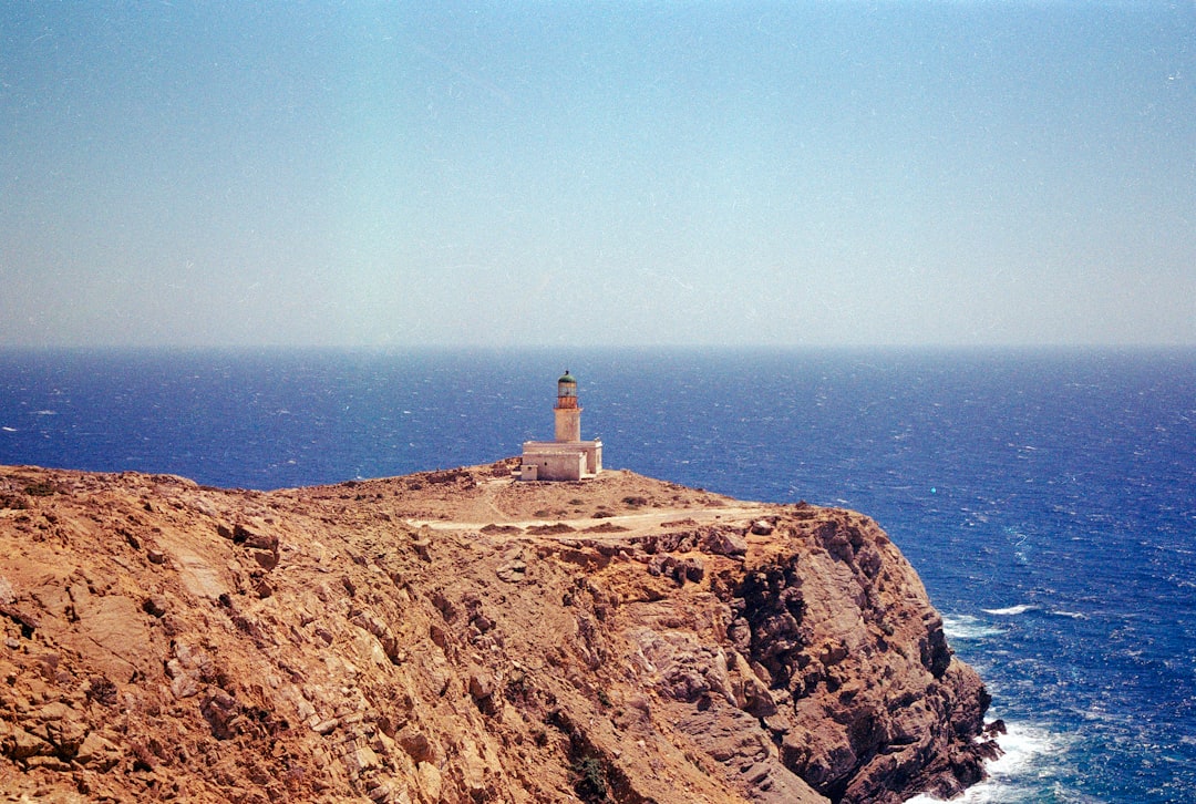 Откройте для себя маяк Гиттио: жемчужина греческой Мани - Κρανάης | Secret World Trip Planner