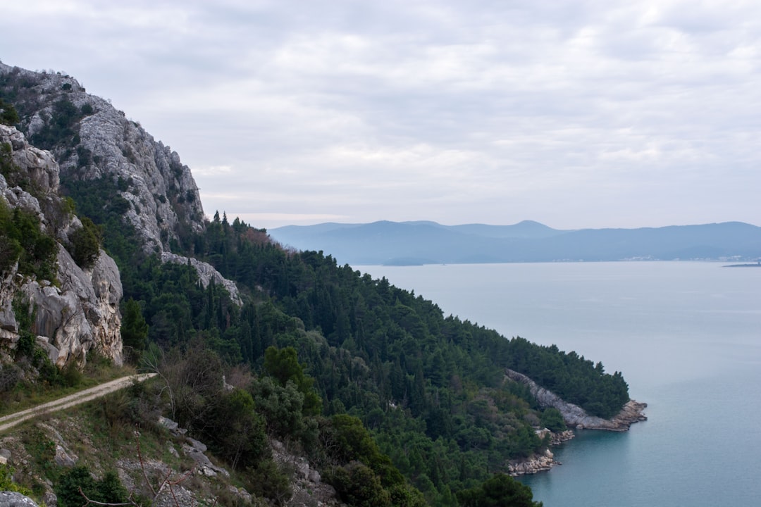 Scopri Vučjak: un gioiello della natura in Croazia - Volarice | Secret World Trip Planner