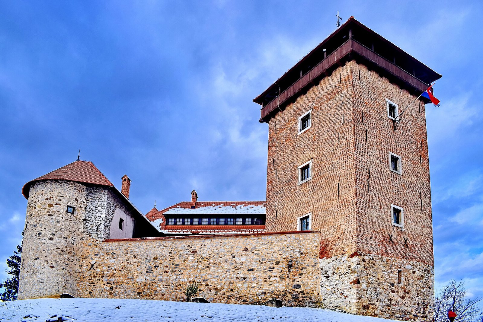 Discover Dubovac Castle: a Gem of Croatia — Karlovac