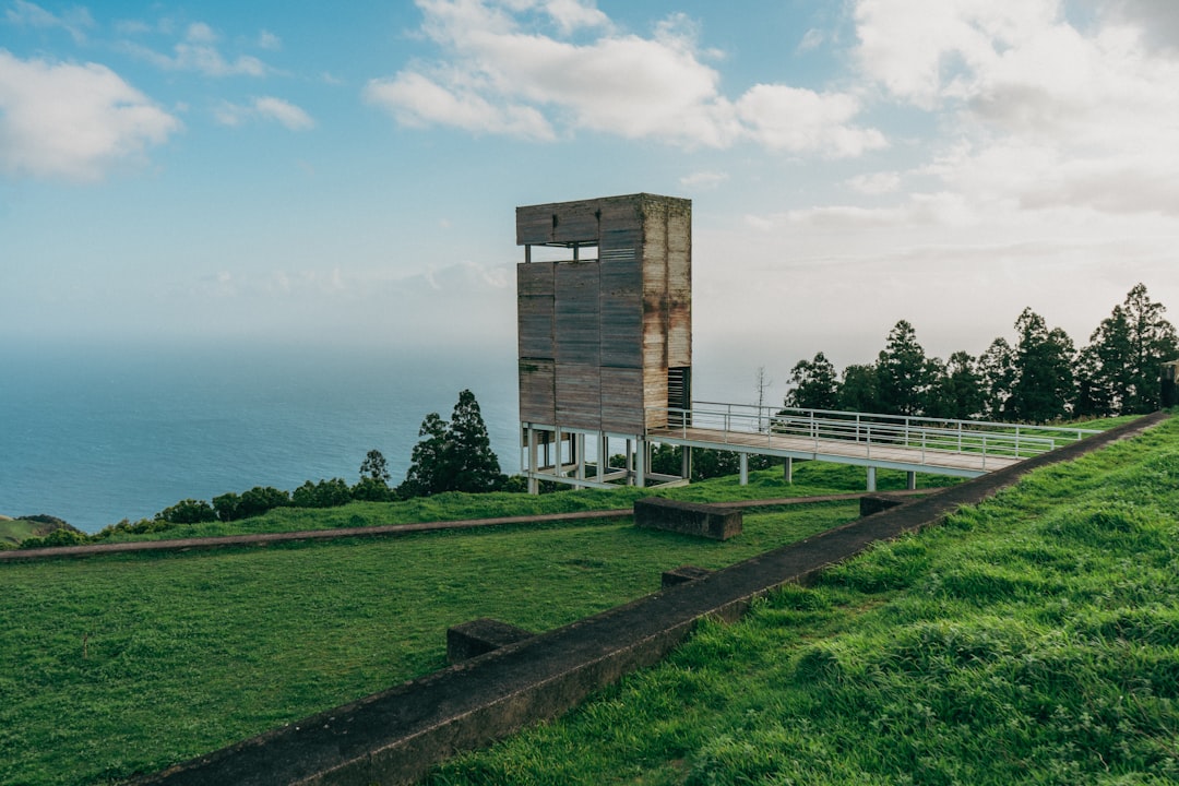 Pico dos Bodes : Un Paradis Naturel aux Açores - Paul do Mar | Secret World Trip Planner