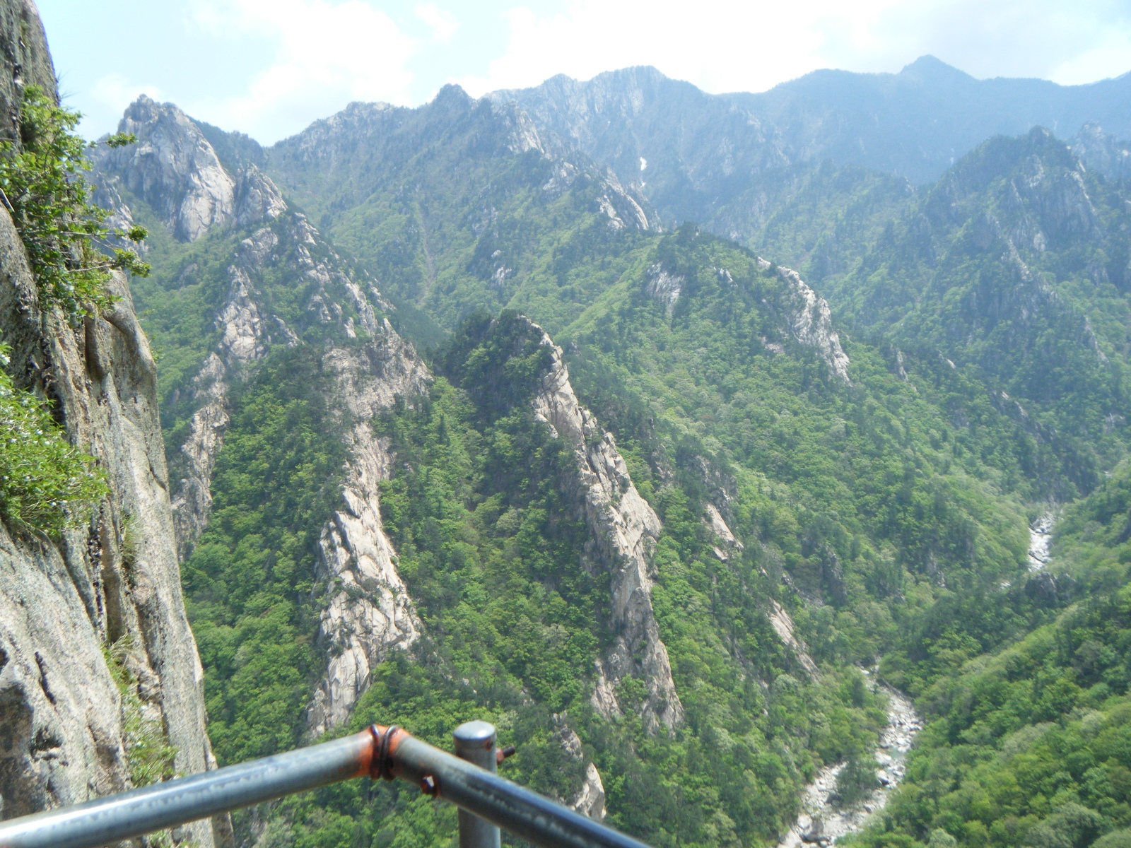 Entdecke Hwachaebong: der verborgene Gipfel Südkoreas - Sokcho-si | Secret World Trip Planner