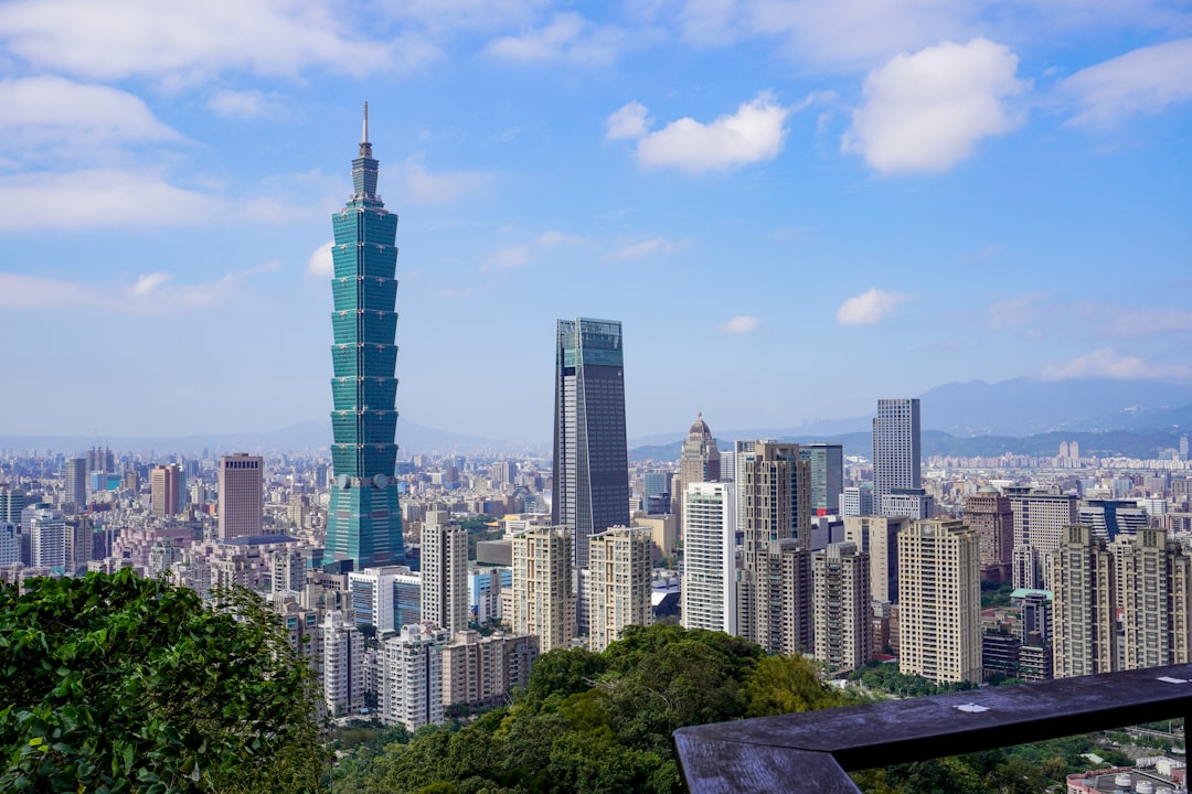 Entdecken Sie den Elefantenberg: ein Naturjuwel in Taipeh - Xinyi District | Secret World Trip Planner