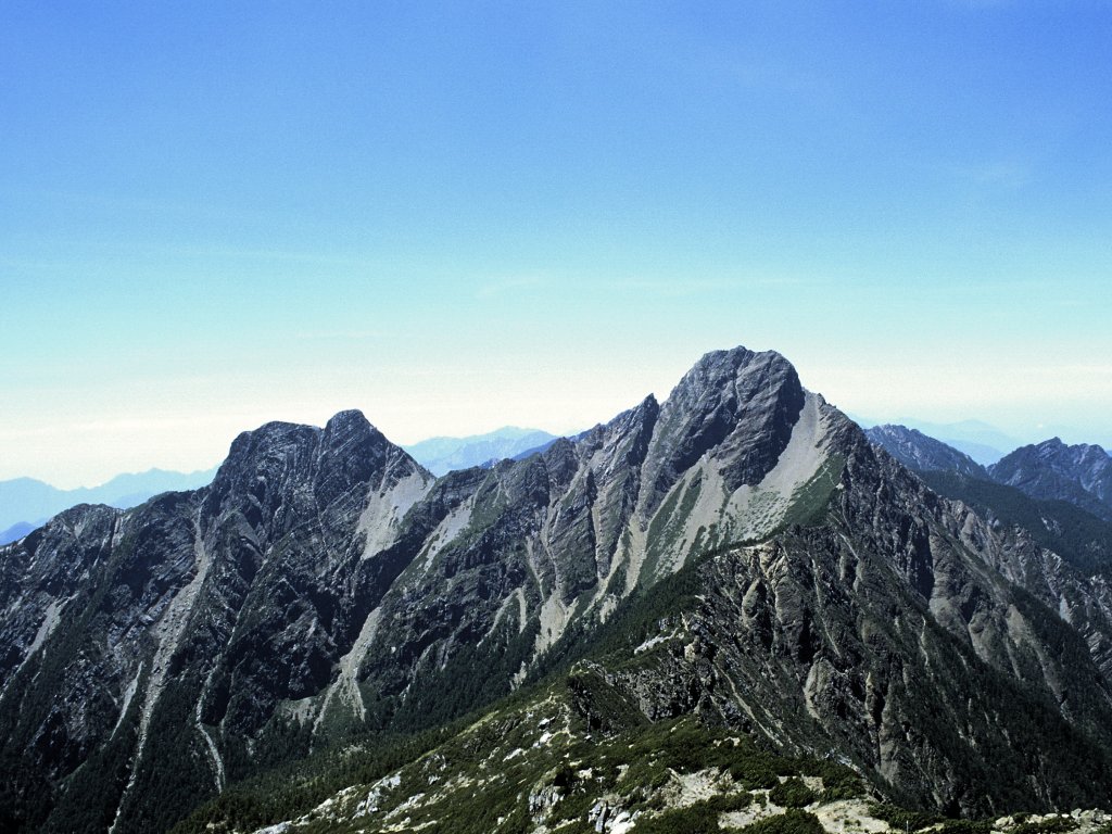 Découvrez le Yushan East Peak : un joyau de la nature taïwanaise - Taoyuan District | Secret World Trip Planner