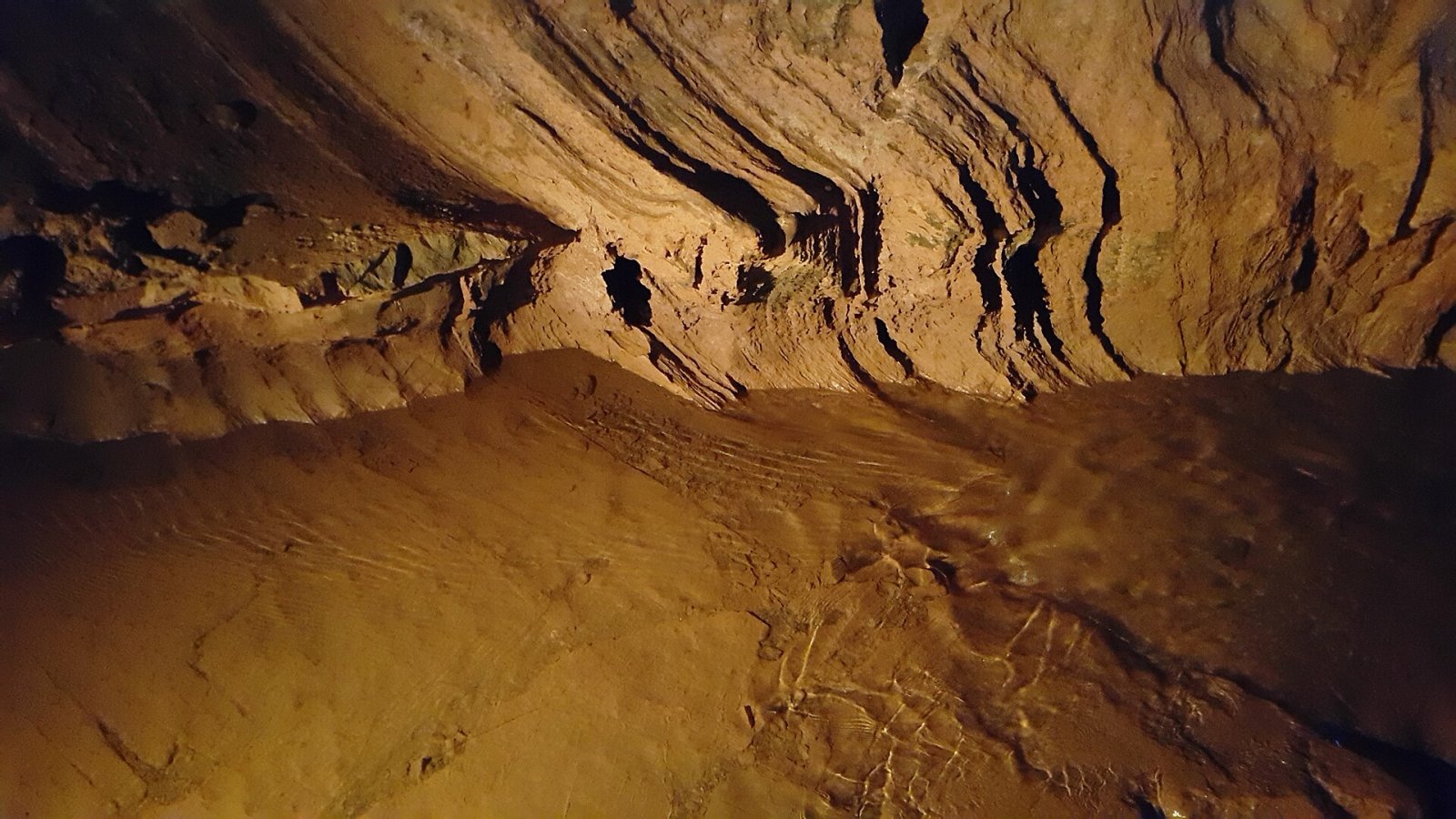 Scopri la Magia della Ondal Cave in Corea del Sud | Secret World Trip Planner