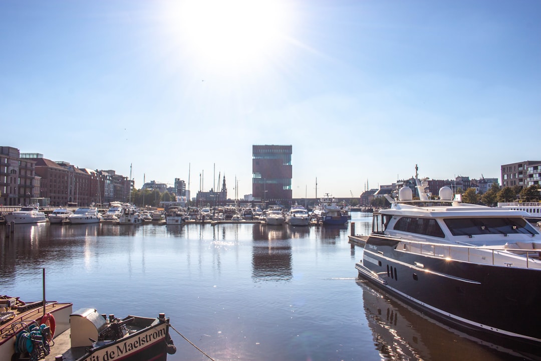 Entdecken Sie das MAS Museum in Antwerpen: Eine Reise durch Kultur und Geschichte - Rijnkaai 98 | Secret World Trip Planner