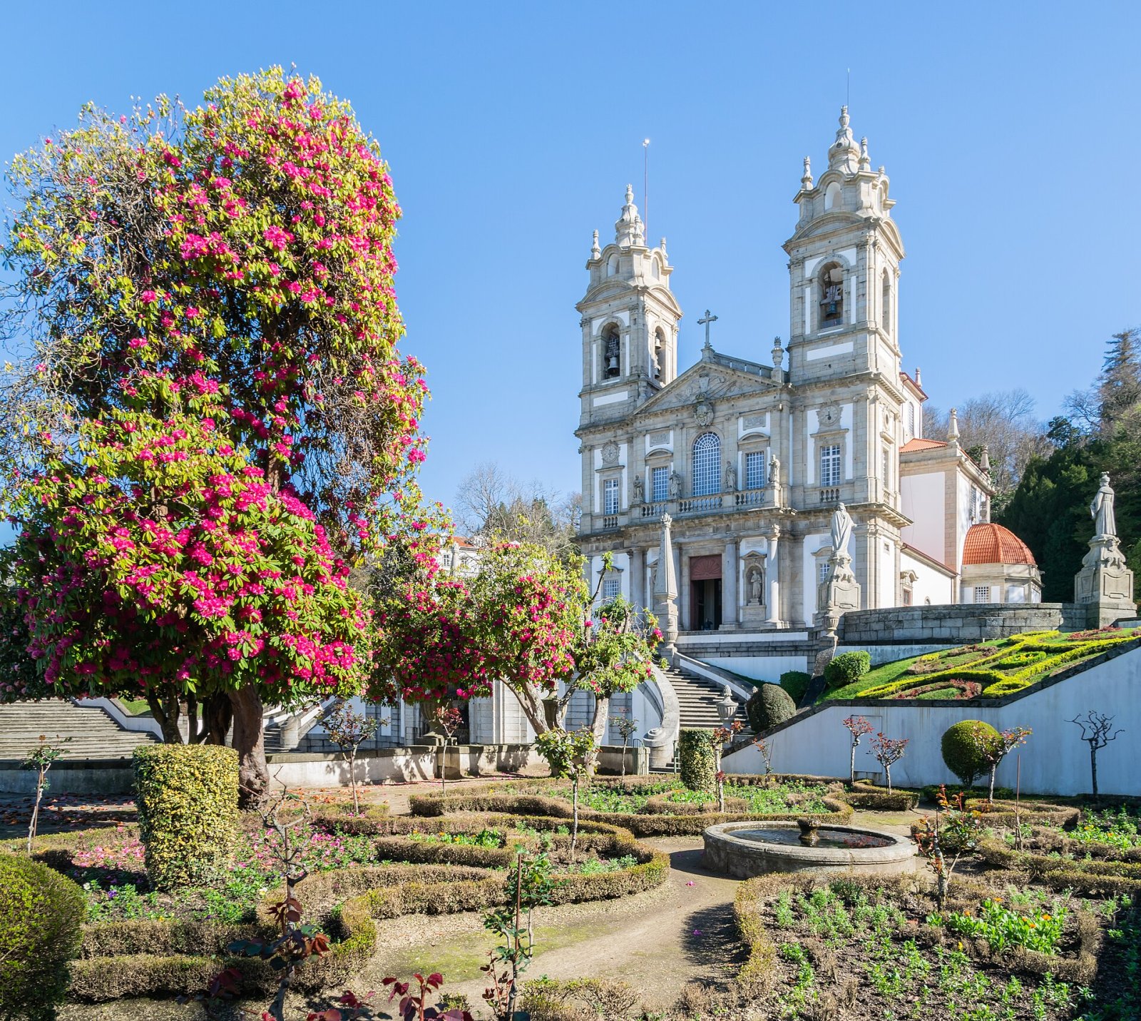 Découvrez le Sanctuaire de Bom Jesus à Braga : un trésor culturel | Secret World Trip Planner