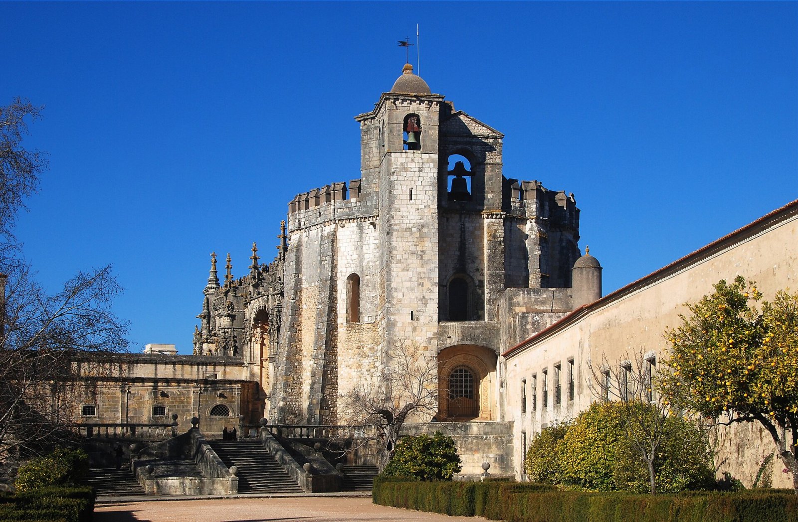 Esplora il Convento di Cristo a Tomar: un tesoro storico portoghese - Arbus | Secret World Trip Planner