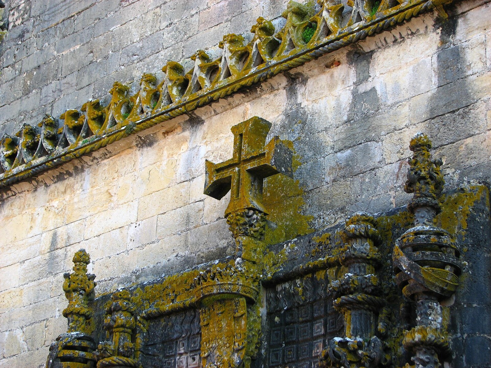 Explorez le Couvent du Christ à Tomar : un trésor historique portugais - Arbus | Secret World Trip Planner