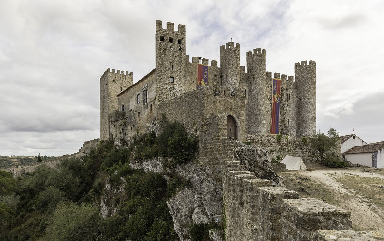 Découvrez Óbidos : un joyau médiéval du Portugal — Soleminis