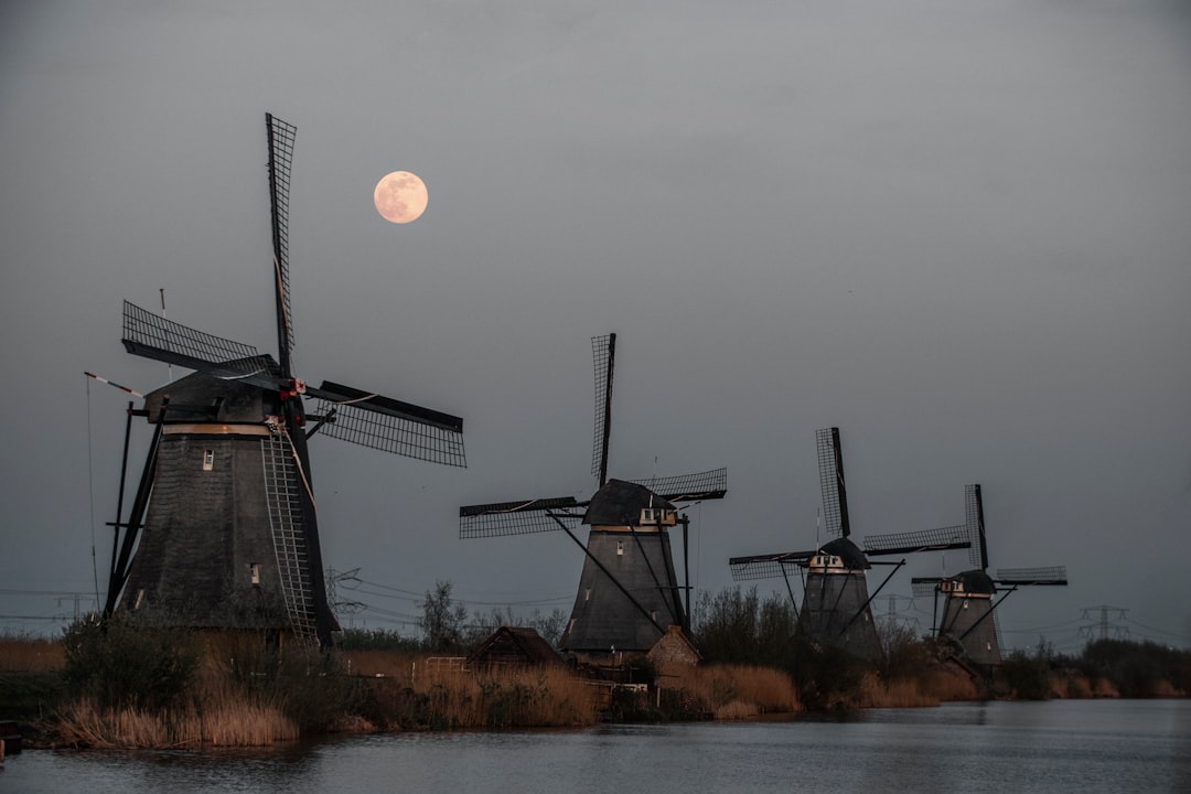 Découvrez les Moulins à Vent de Kinderdijk : Patrimoine de l'Humanité — Kinderdijk