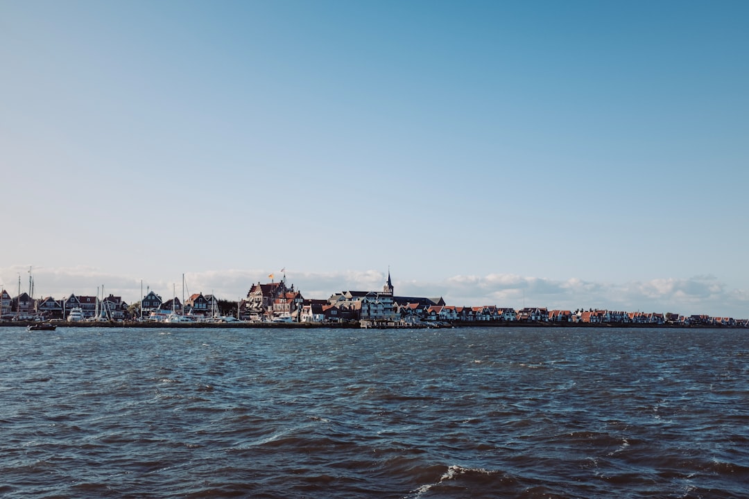 Volendam : La perle de la Zuiderzee entre tradition et modernité - Volendam | Secret World Trip Planner