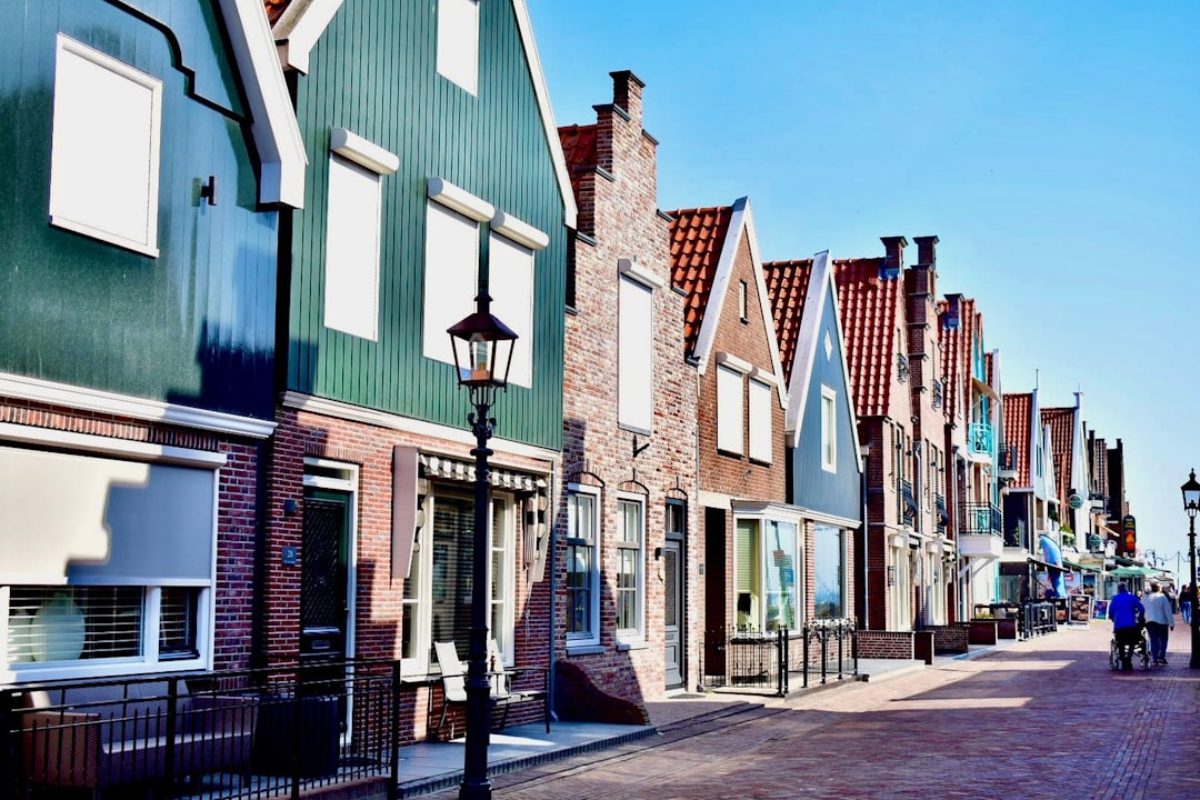 Volendam : La perle de la Zuiderzee entre tradition et modernité - Volendam | Secret World Trip Planner