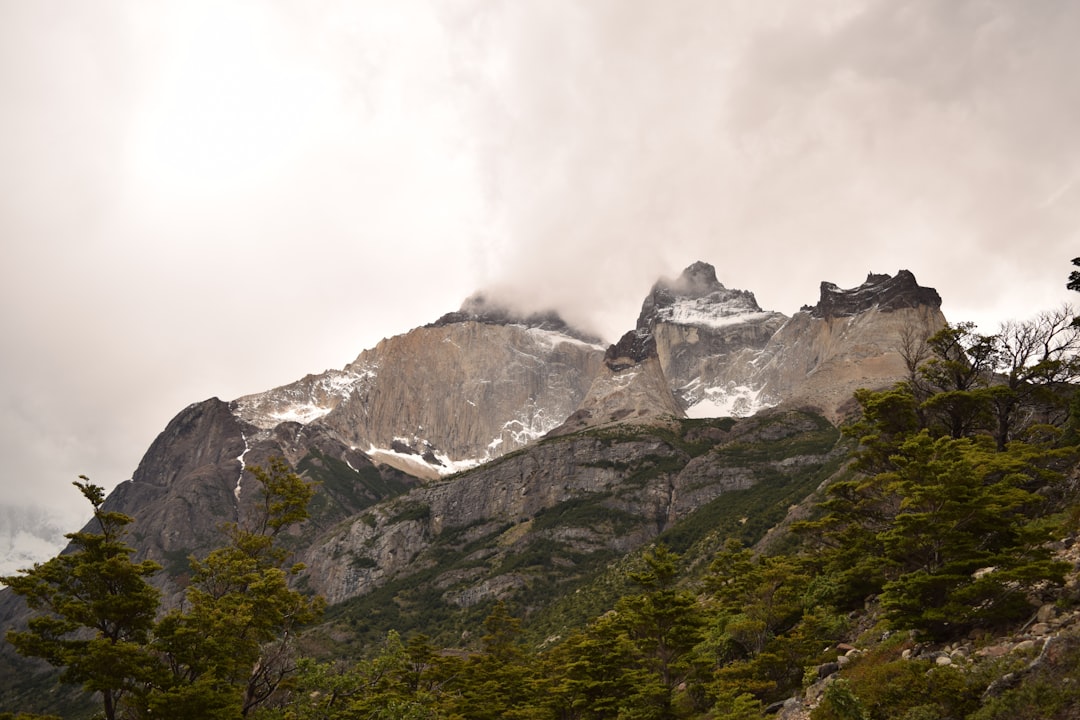 Entdecke die Magie der Marmorhöhlen in Chile - Chile Chico | Secret World Trip Planner