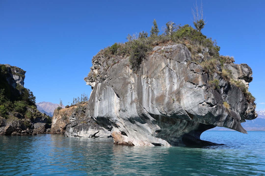 Découvrez la Magie des Grottes de Marbre au Chili - Chile Chico | Secret World Trip Planner