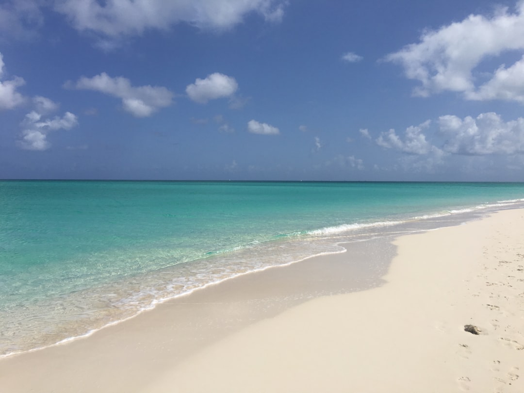Grace Bay: Il Paradiso delle Spiagge alle Turks e Caicos - Grace Bay TKCA 1ZZ | Secret World Trip Planner