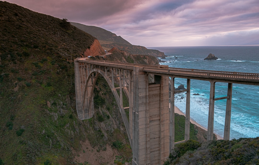 Bixby Creek Bridge: Ikone von Big Sur und seinen Leuchttürmen - Bixby Creek Bridge | Secret World Trip Planner