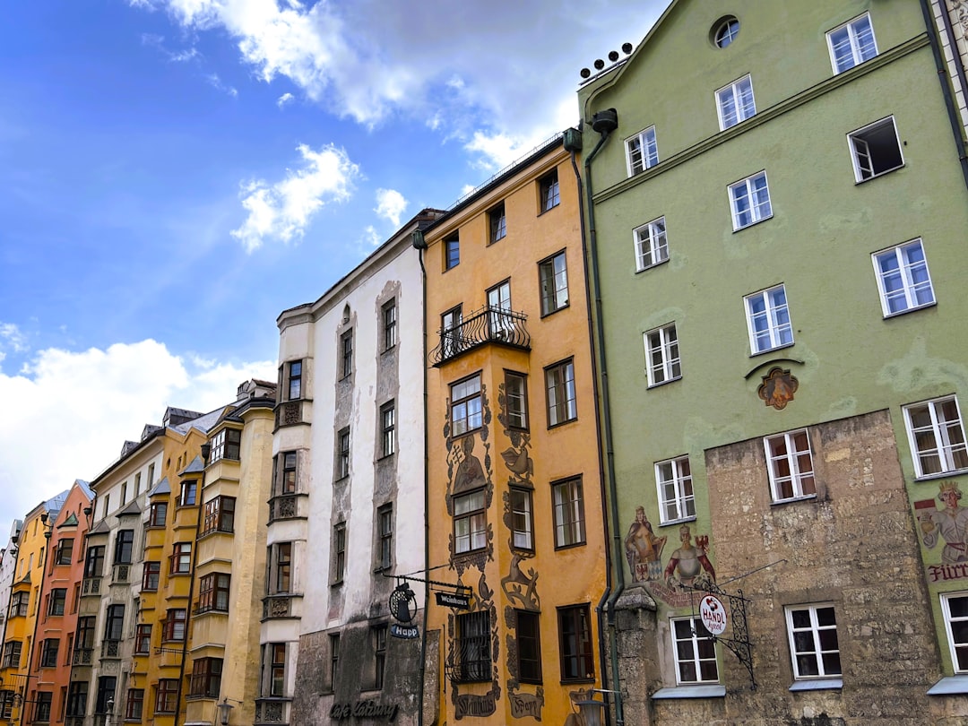 Scopri Innsbruck Old Town: Storia e Bellezze del Cuore del Tirolo - Innsbruck | Secret World Trip Planner