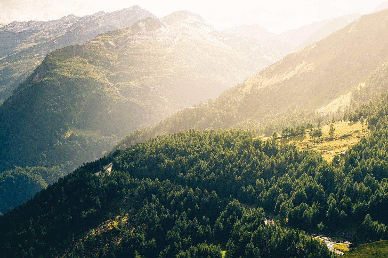Discover the Grossglockner High Alpine Road: An Unforgettable Journey - Winkl | Secret World Trip Planner