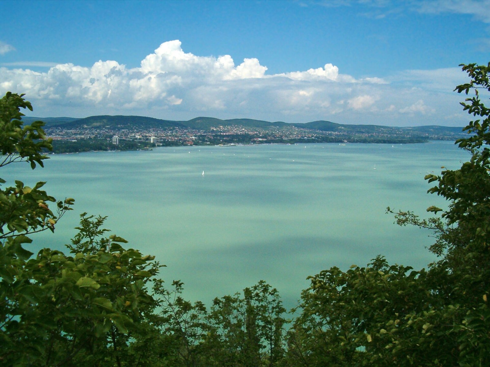 Découvrez le lac Balaton : Un paradis naturel en Hongrie - Balatonfüred | Secret World Trip Planner