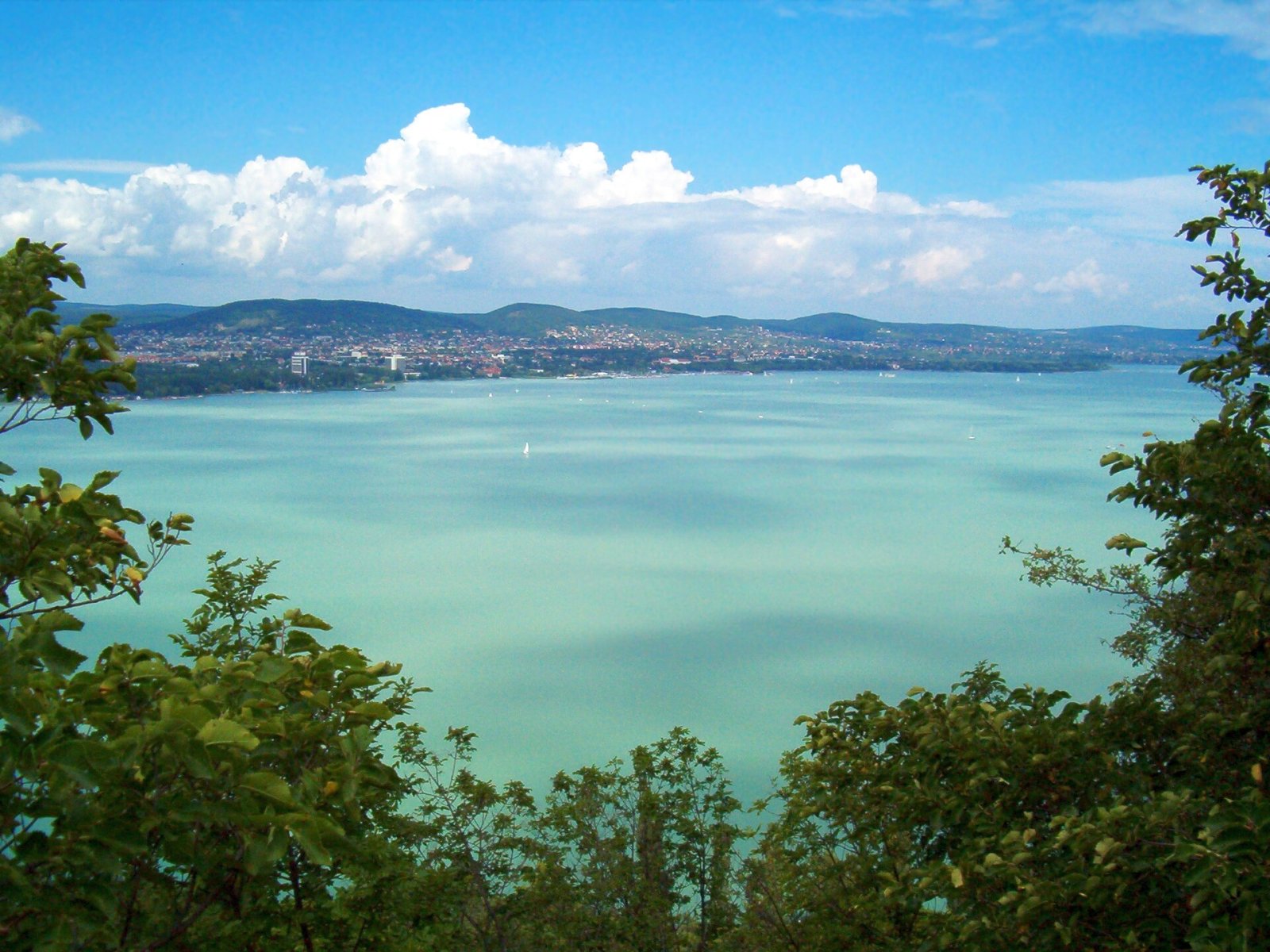 Découvrez le lac Balaton : Un paradis naturel en Hongrie - Balatonfüred | Secret World Trip Planner