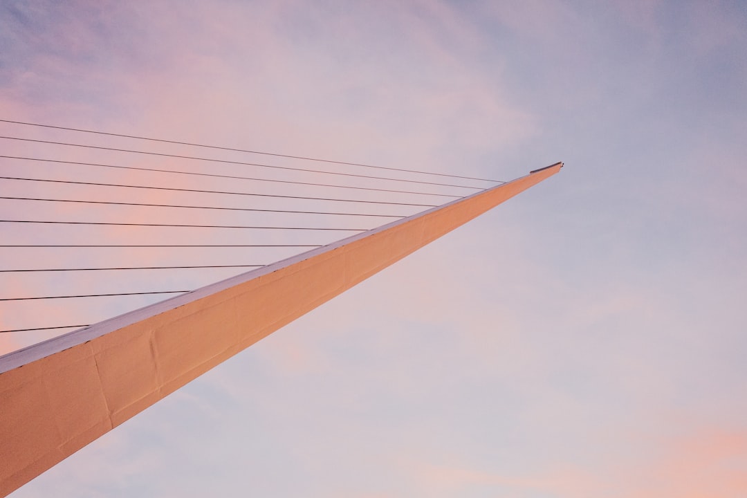 Sundial Bridge: Un Capolavoro Architettonico a Redding - Redding | Secret World Trip Planner