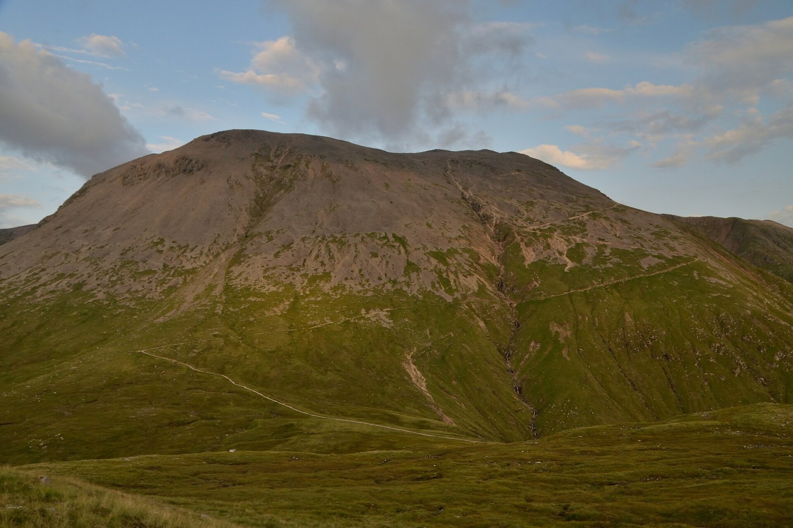 Découvrez Ben Nevis : le sommet le plus haut d'Écosse - Polldubh | Secret World Trip Planner