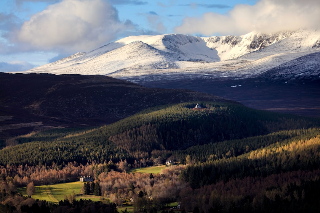 Découvrez Ben Lui : la montagne enchanteresse d'Écosse - 95WQ+QQ Inveraray | Secret World Trip Planner