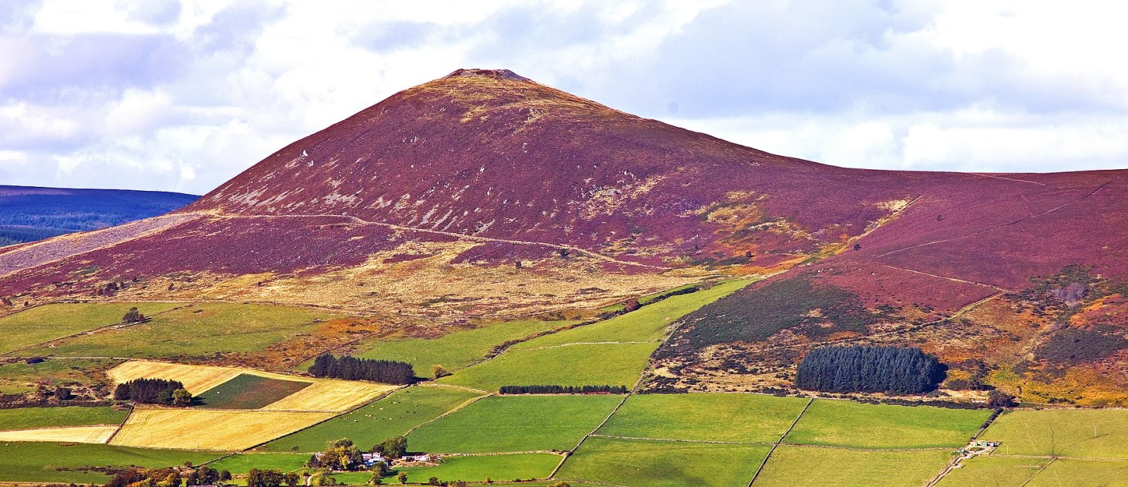 Entdecken Sie den Charme von Tap o' Noth in Schottland - 942R+J8 Huntly | Secret World Trip Planner