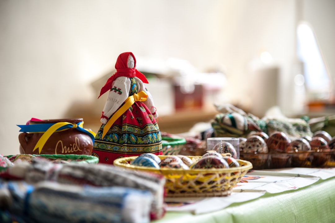 Рынок Джирокастры: Путешествие в Цветах и Вкусах - Rruga Ismail Kadare | Secret World Trip Planner