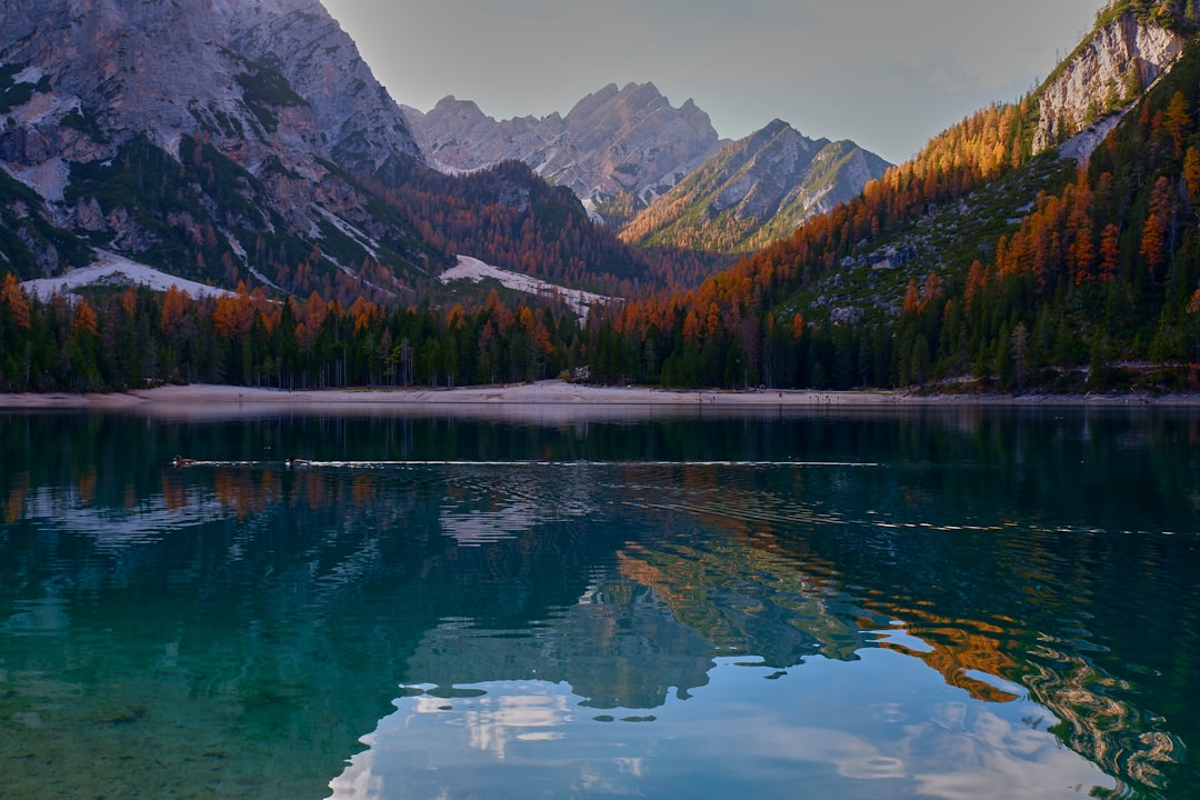 Excursiones al Lago di Braies: Un Paraíso Escondido - St.Veit | Secret World Trip Planner