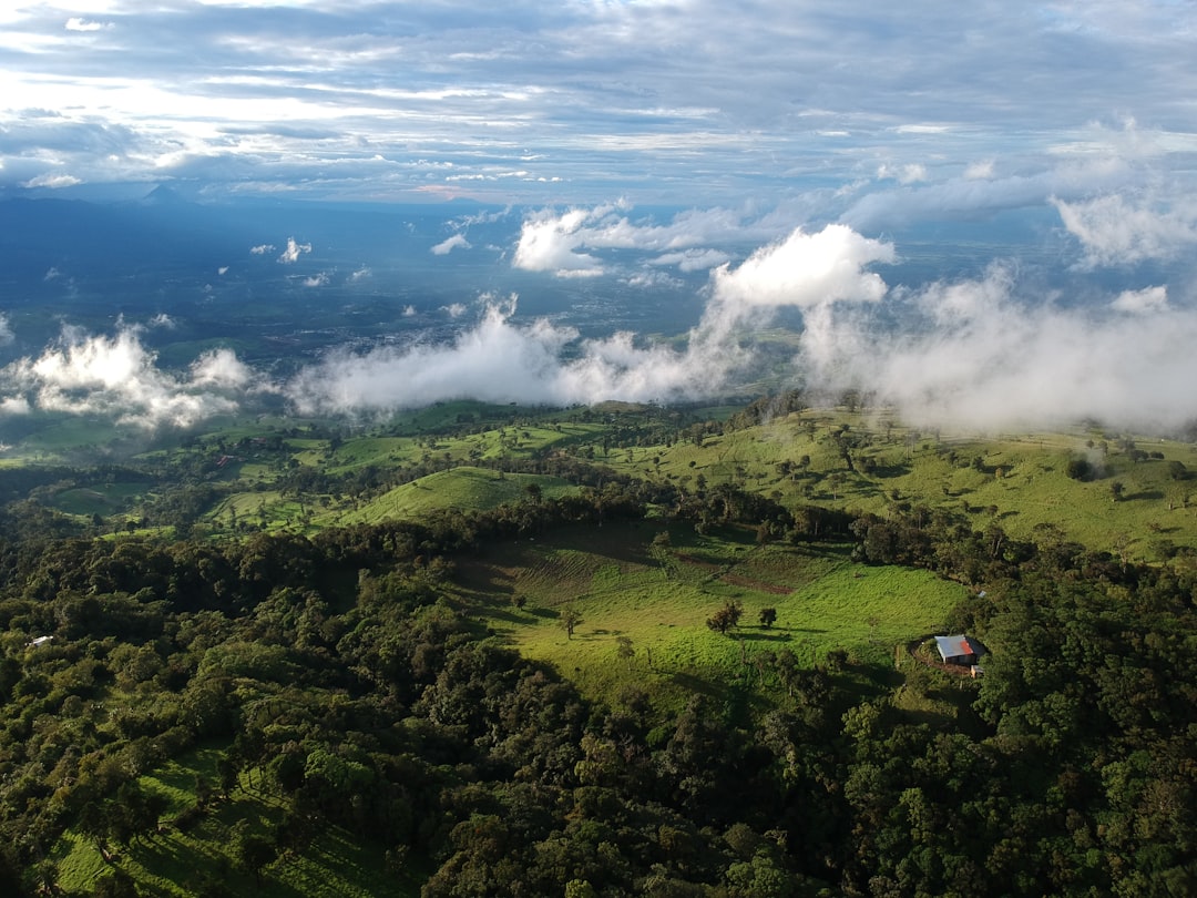 Découvrez la beauté naturelle du Cerro San Miguel au Costa Rica - Barranca | Secret World Trip Planner