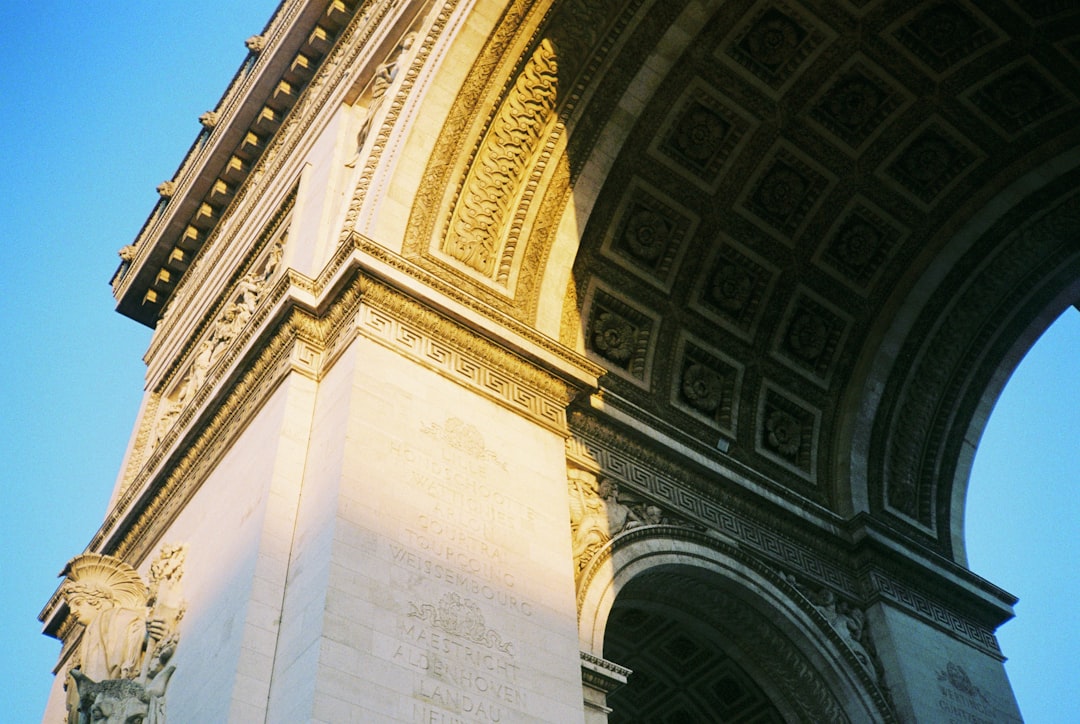 Carousel's Arch of Triumph: A Bridge of History and Beauty - Pl. du Carrousel | Secret World Trip Planner