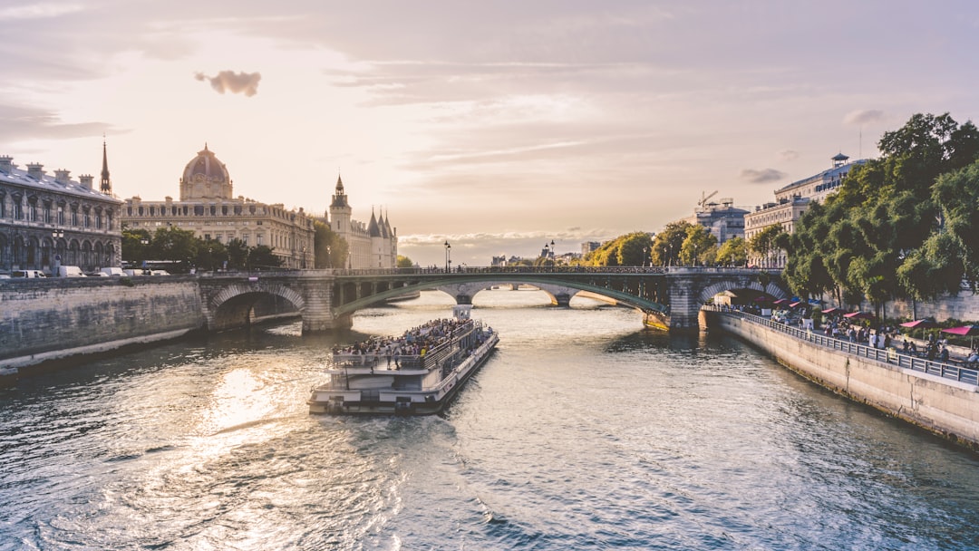 Viaggio a Parigi: Consigli Pratici e Strumenti AI per il 2026 - Parigi | Secret World Trip Planner