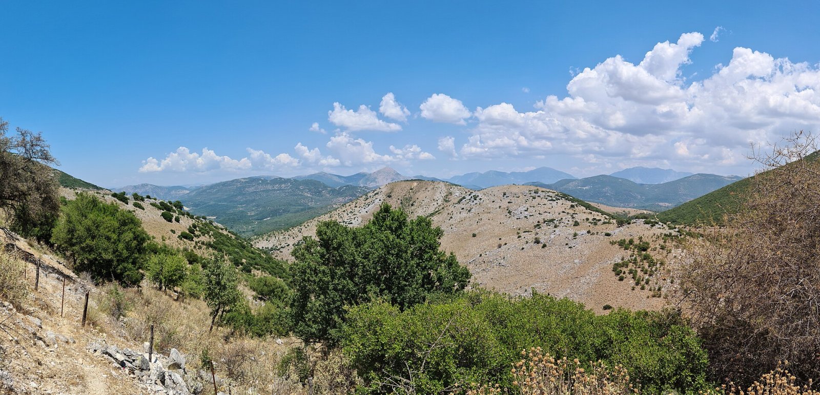 Scopri Psilo Vouno: un gioiello naturale in Grecia - F95Q+H2 Paramithia | Secret World Trip Planner