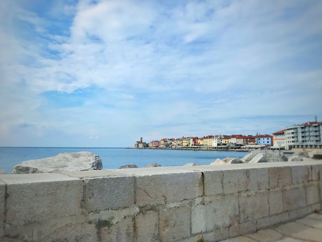 Découvrez la Promenade de Piran : Un Paradis Panoramique - Prešernovo nabrežje | Secret World Trip Planner