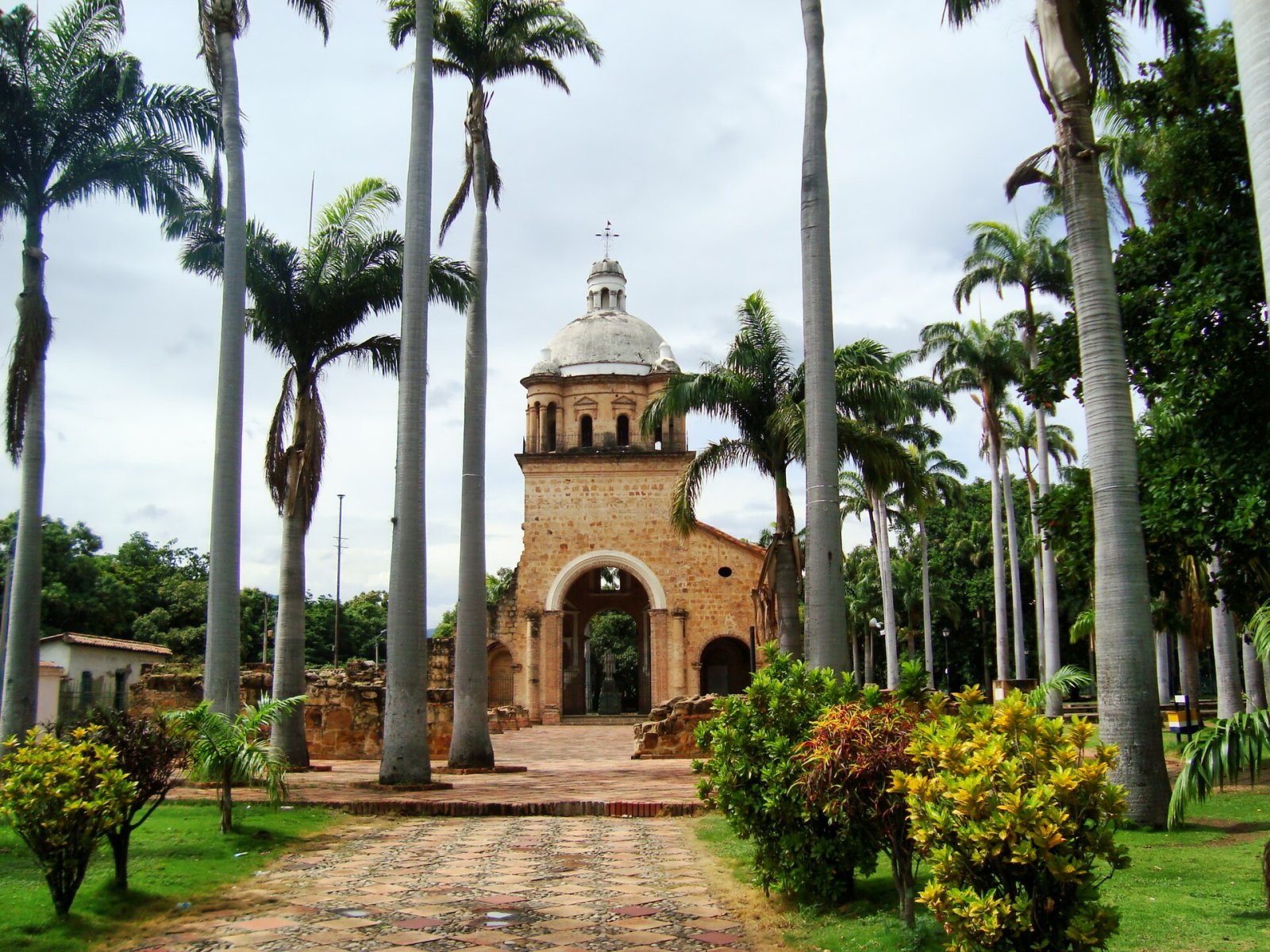 Alla scoperta del Templo Histórico di Villa del Rosario — Villa Del Rosario