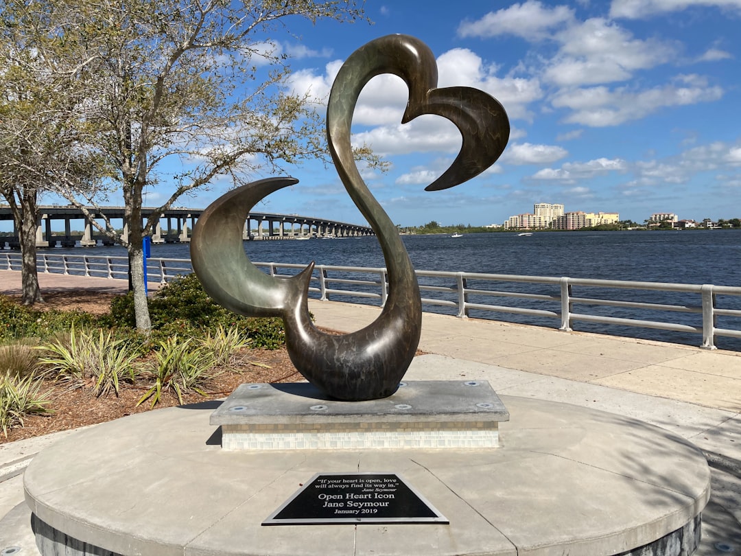 Sculptures by the Sea: Art and Nature in Surry Hills - 302/61 Marlborough St | Secret World Trip Planner