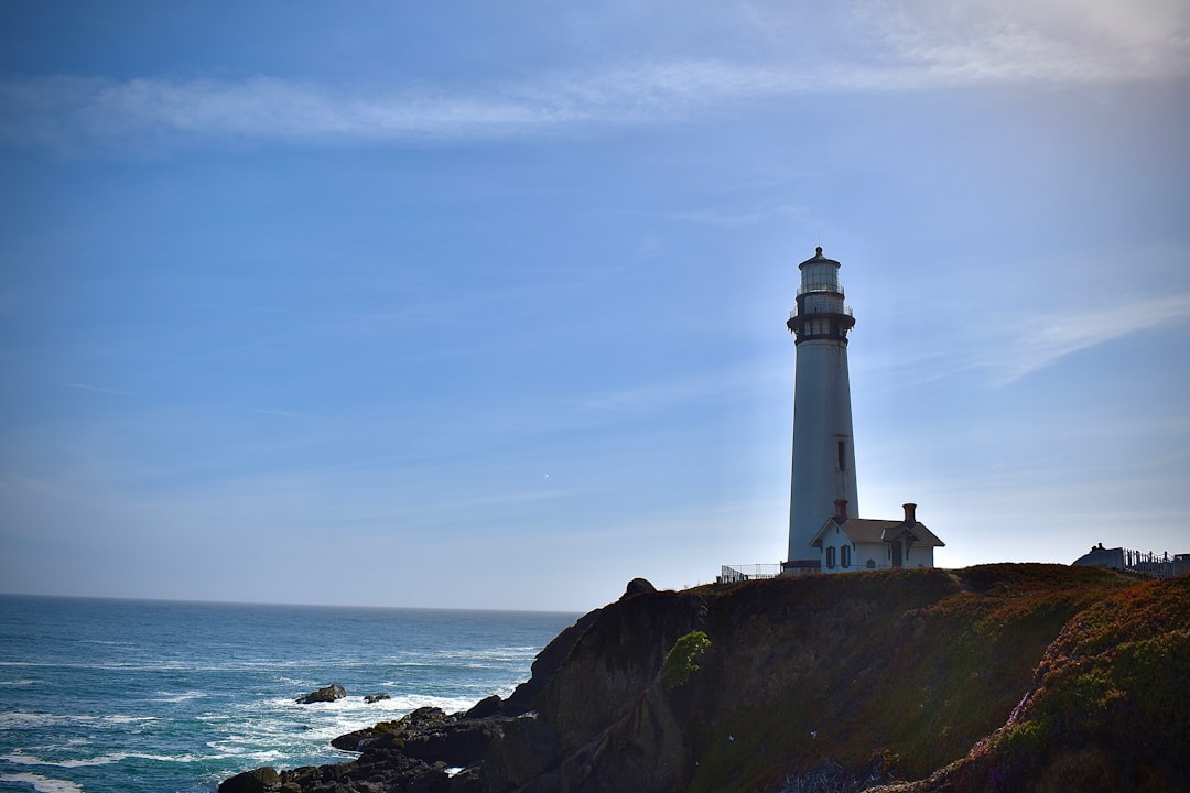 Le Phare de Pigeon Point : Gardien du Pacifique - Pescadero | Secret World Trip Planner