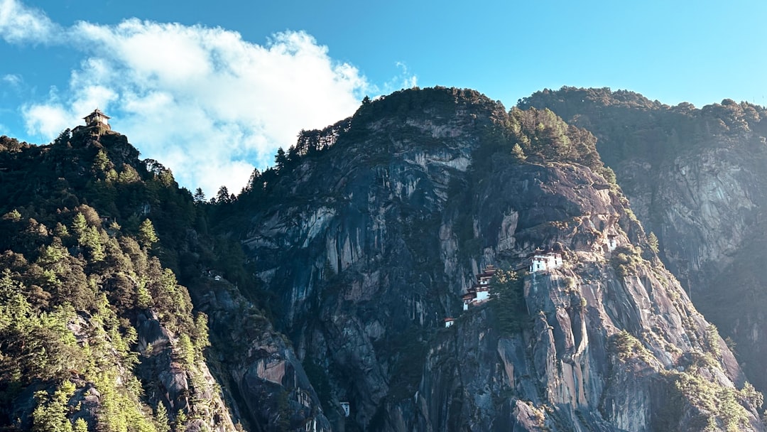 Sentiers Enchantés vers le Monastère Taktsang - Taktsang trail | Secret World Trip Planner