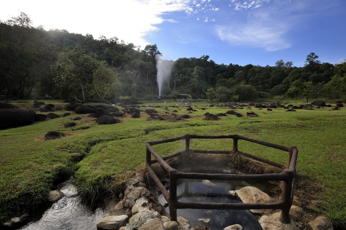 Fang Hot Spring: un rifugio termale a Chiang Mai - X583+9P6 Chiangmai 4050 Road Amphoe Fang | Secret World Trip Planner