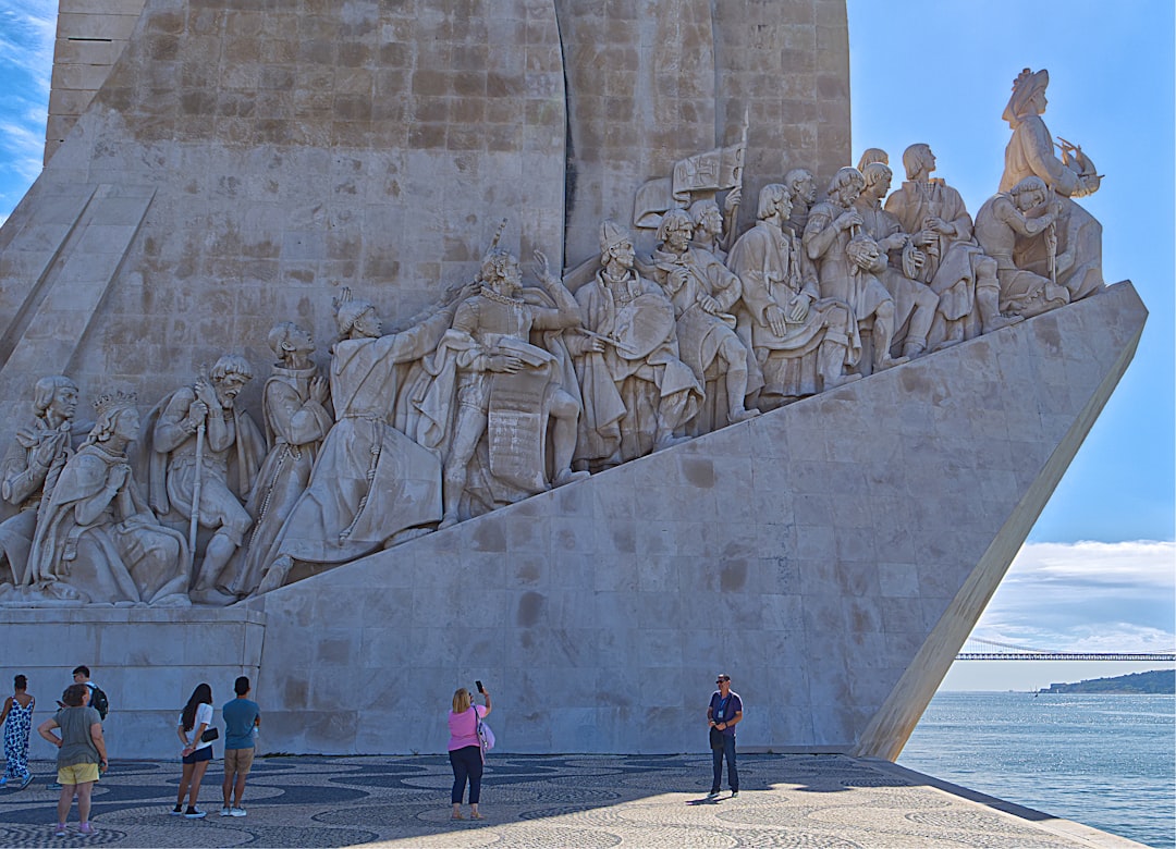 Scopri il Monumento a Nossa Senhora da Paz in Portogallo - Funchal | Secret World Trip Planner